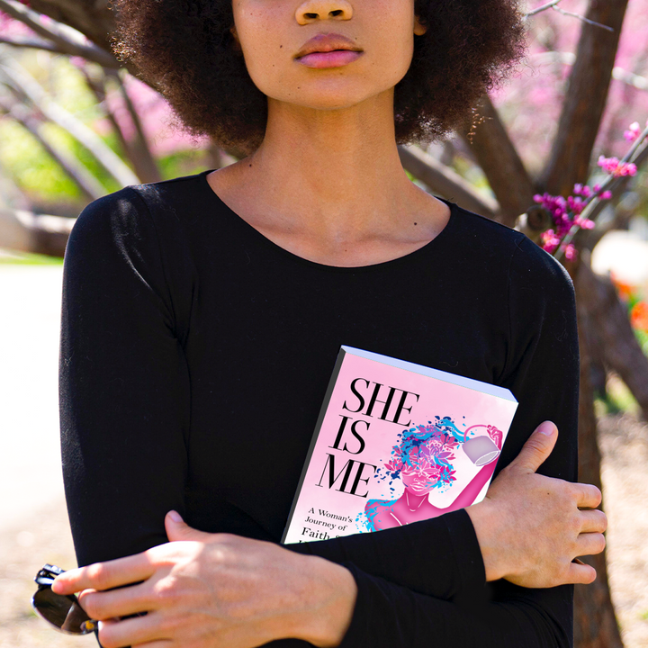 She Is Me: A Woman's Journey of Faith and Healing by Carleesha Davis (Paperback)